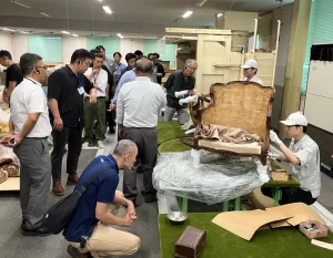 修理工房見学会の様子